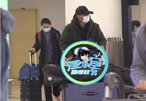 文章随地小便后现身厦门 获女友人上门探望关系好