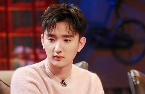 于小彤否认新恋情 为乱扔烟头的行为道歉