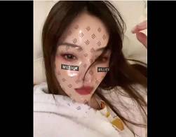 李小璐躺床上魅惑自拍发型凌乱 身后抱枕值2万
