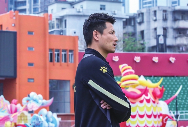 从球员到教练：老将刘涛的绿茵守望