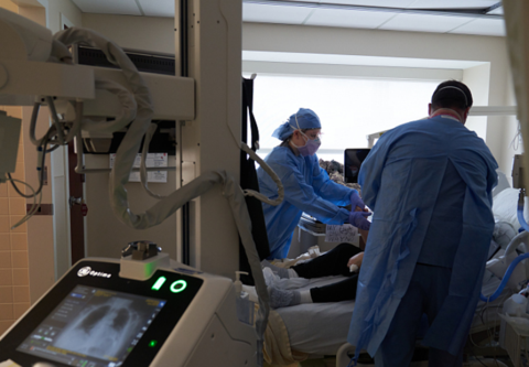 美国儿科患者激增致医院不堪重负