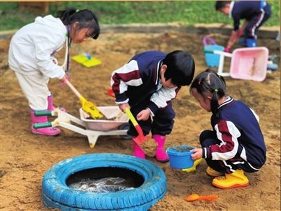 玩转沙水亲自然 金阊新城实幼开展户外体验游戏