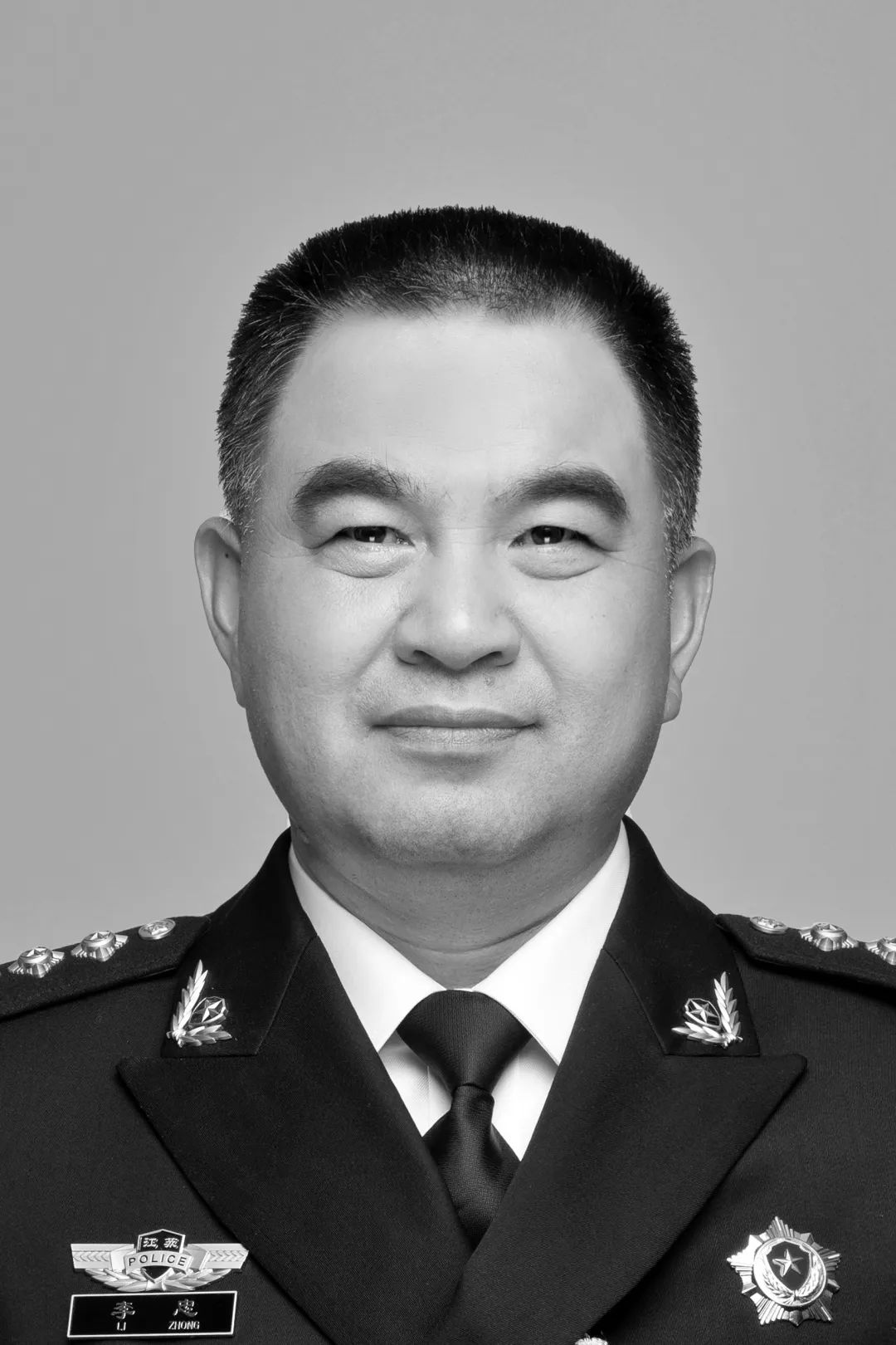 痛心！江苏常州一交警巡逻执勤中为排除安全隐患因公殉职