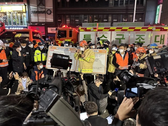 韩国首尔梨泰院踩踏事故已致149人死亡