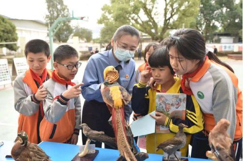 走进一线说“保护”