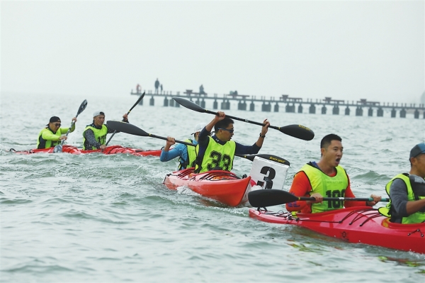 近200名选手东太湖乘风破浪 长三角皮划艇桨板大赛激情开赛