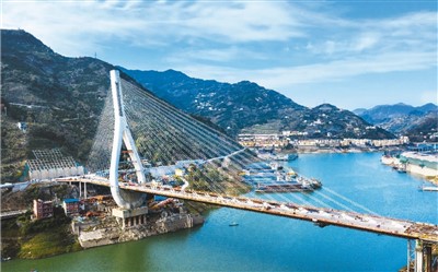 建设中的香溪河大桥