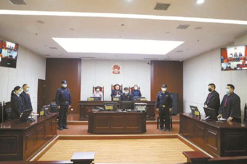 一边拖欠工人工资　一边隐匿转移财产