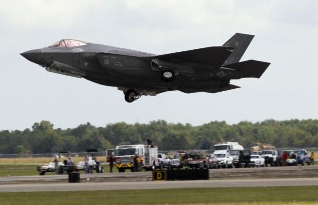 德国议会批准100亿欧元采购美国F-35战机