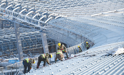 奋战寒冬抢工期