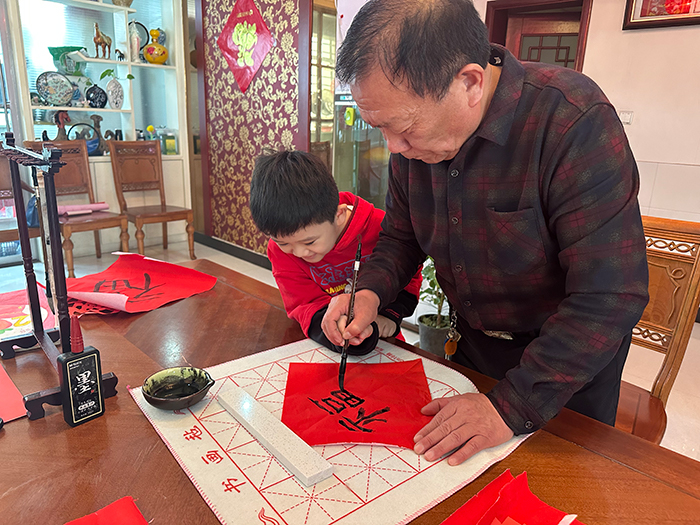 新春走基层｜多彩卯兔闹新春长垣娃娃们的别样春节