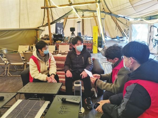 一顶帐篷搭起了“诗与远方” 苏大学子实地调研探析露营消费新趋势