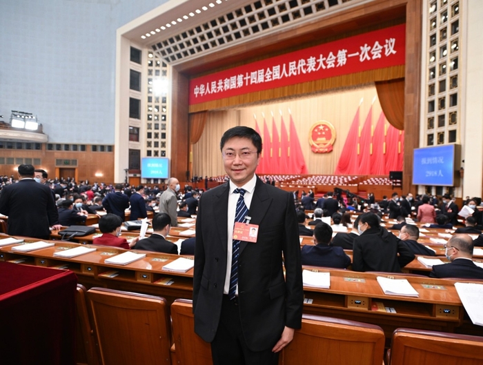 31年前标准难适现状  人大代表建议制定家用智能投影机强制性国家标准