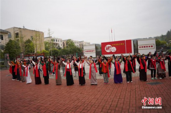 【我们的家园】四川绵阳：互帮互助互学民族团结之“花”盛开校园