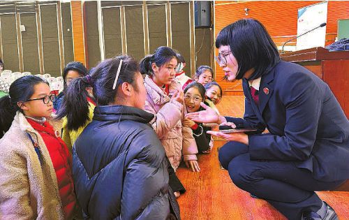 筑牢自我保护“防火墙”